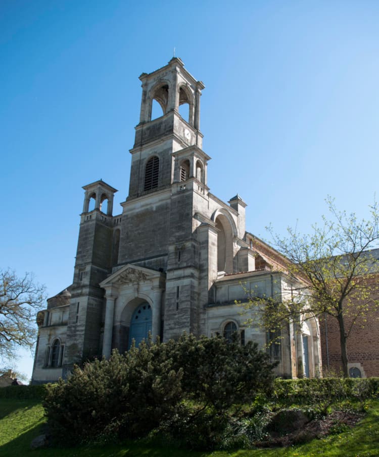 La iglesia parroquial de Montfort-sur-Meu